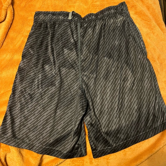 Mens athletic shorts - Picture 2 of 3